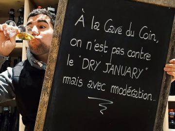Toujours avec modération.. 🫣

Belle journée à tous !

#lacaveducoin #caviste #caveavin #epiceriefine #dryjanuary #moissansalcool #avecmoderation