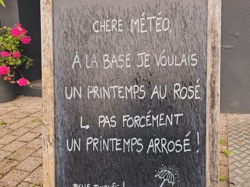 Point Météo : aussi beau que les 15 derniers jours.. 😅☔️

Relativisons : Mieux vaut qu'il pleuve aujourd'hui plutôt qu'un jour où il fait beau.....